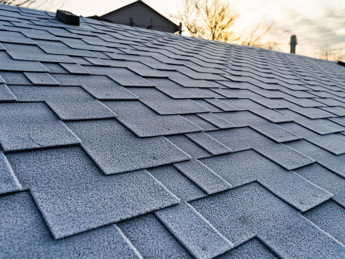 Asphalt roof installation